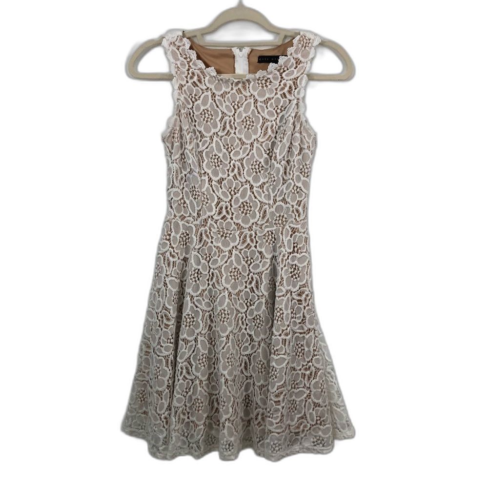 City Studio Junior's Fit & Flare Tan Sleeveless Floral Lace Overlay Dress size 3